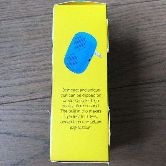 NWT bluetooth wireless speaker with clip - Picture 2 of 3